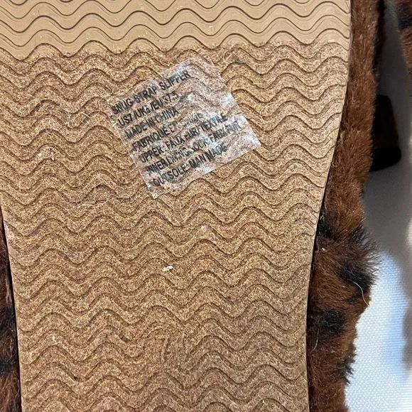 Fabletics Snug Strap Slipper Women’s Leopard Size US 7 NEW - Picture 6 of 6